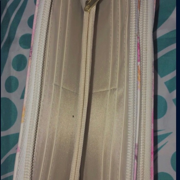 Nicole Miller Floral Trifold Wallet - Picture 4 of 4